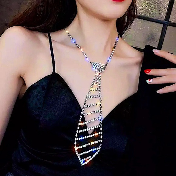 dare to dazzle Jewelry - SILVER CRYSTAL RHINESTONE TIE DESIGN Y2K NECKLACE